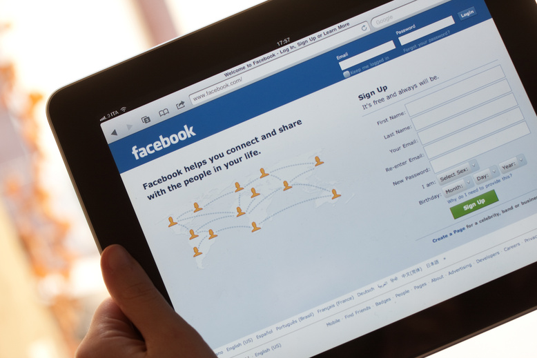 Facebook web pages on Apple Ipad